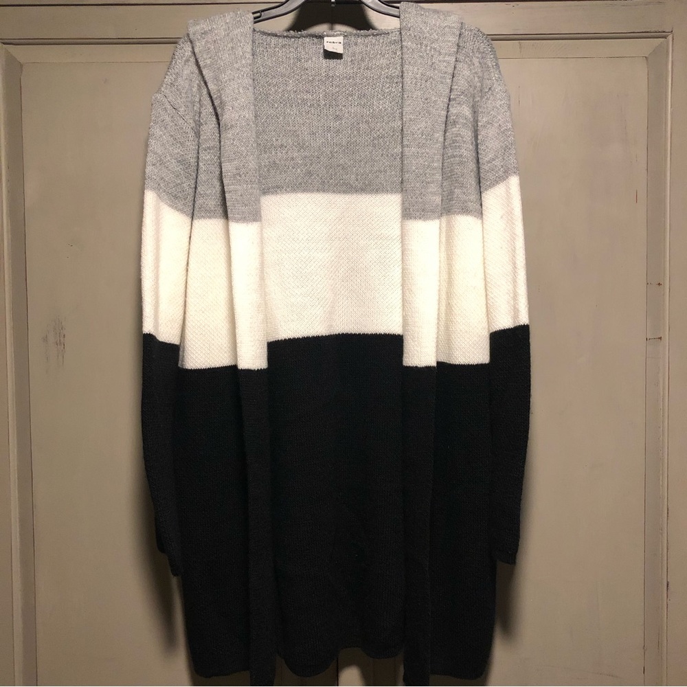 Women’s Cardigan Sweater